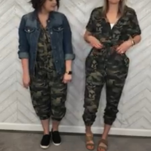 NEVER WORN - small camo jumpsuit - Picture 5 of 5